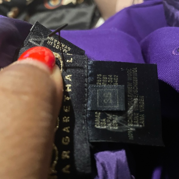 ESCADA - Picture 12 of 12